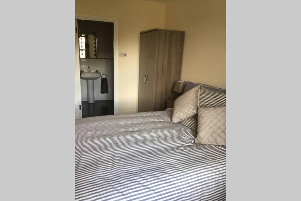 Waterfront Apartment Completely Refurbished 웨스트포트 외부 사진